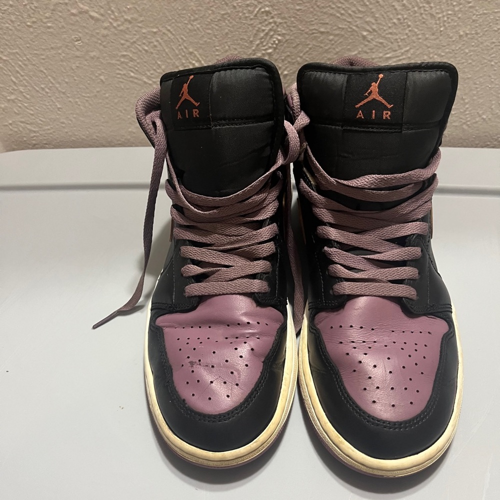 Jordan Sneakers Black and Purple‎